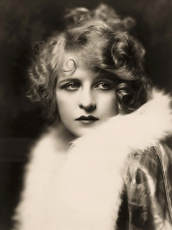 Ziegfeld-Follies-Girls-1920-Broadway-19.jpg