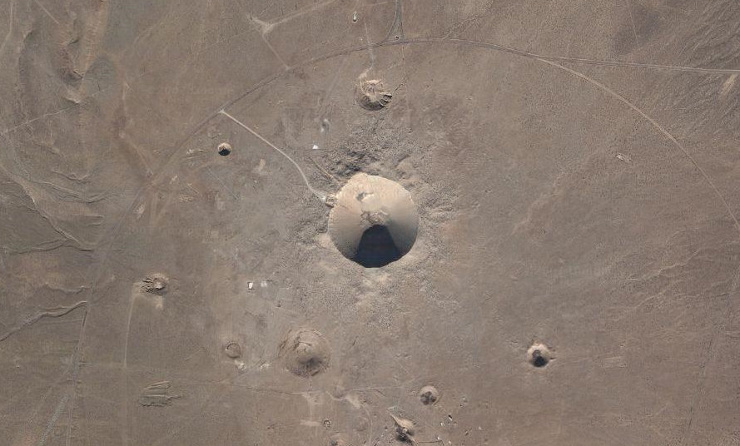 grand cratere humain explosion nucleaire 02 Le plus grand cratère d’origine humaine