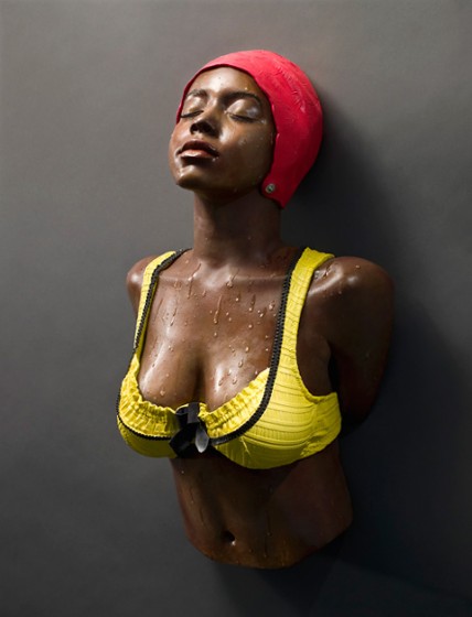 nageuse-sculpture-hyper-realiste-femme-01.jpg