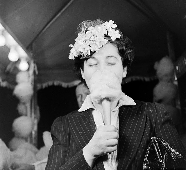 nina leen barbe a papa barbapapa 05 La barbe à papa