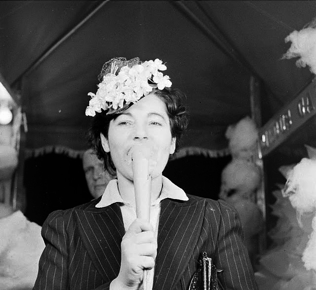 nina leen barbe a papa barbapapa 07 La barbe à papa