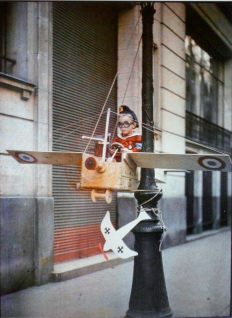 leon gimpel grenata armee enfant autochrome 08 Les autochromes parisiens de Léon Gimpel