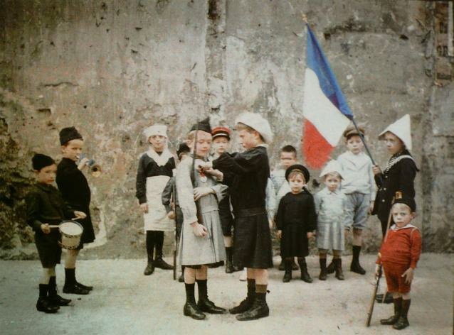 Les autochromes parisiens de Léon Gimpel leon gimpel grenata armee enfant autochrome 09 photo histoire featured art leon gimpel grenata armee enfant autochrome 09 Les autochromes parisiens de Léon Gimpel