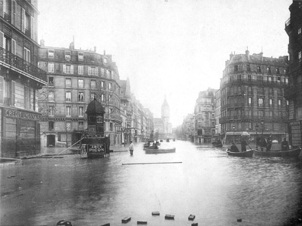 The flood of the Seine in Paris 1910 crue paris gare de lyon crue paris gare de lyon La crue de la Seine à Paris en 1910 photo histoire