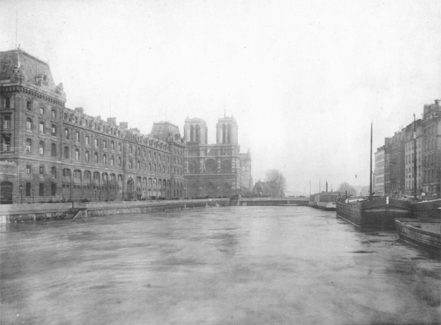 crue paris petit pont La crue de la Seine à Paris en 1910  photo histoire 