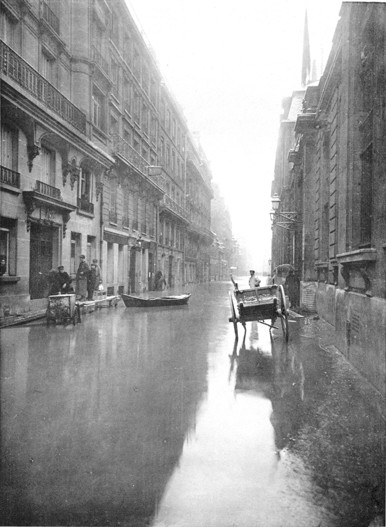 The flood of the Seine in Paris 1910 crue paris rue lille crue paris rue lille La crue de la Seine à Paris en 1910 photo histoire