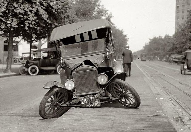 vintage-ancient-accident-fail-01