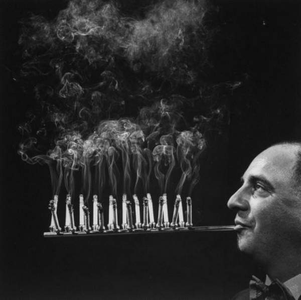 Photos de fume-cigarettes Ã©tranges inventÃ©s en 1954 par Robert Stern ...