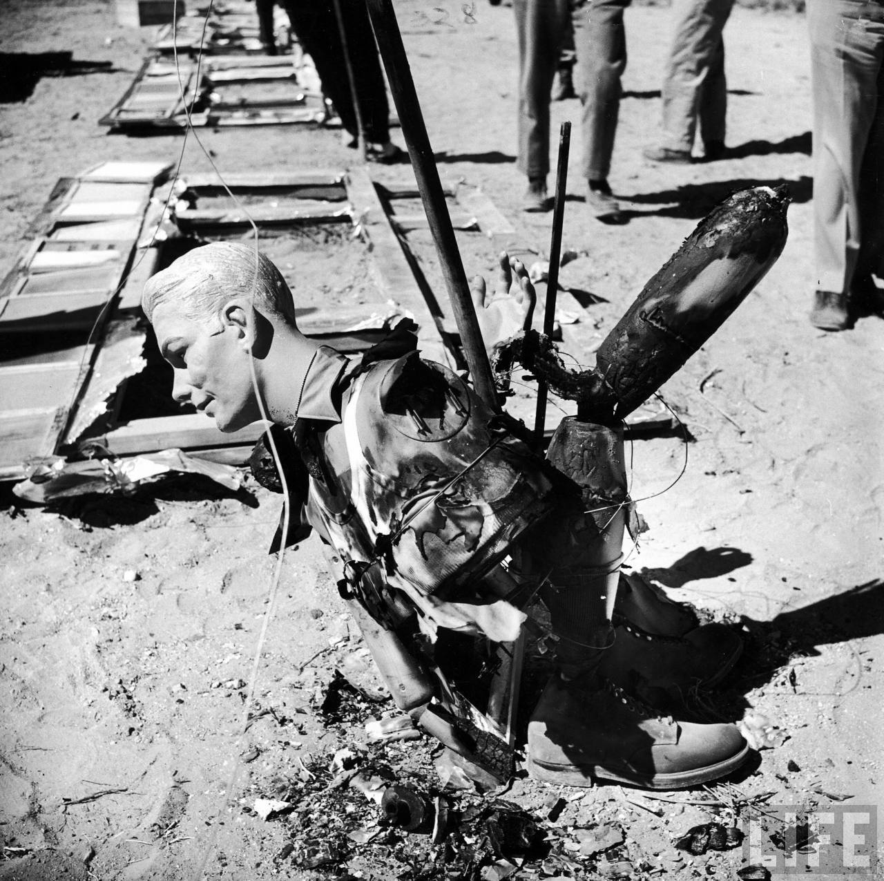 Tester la déflagration dune bombe atomique operation doorstep effet bombe nucleaire 08 operation doorstep effet bombe nucleaire 08 Tester la déflagration dune bombe atomique photo histoire bonus