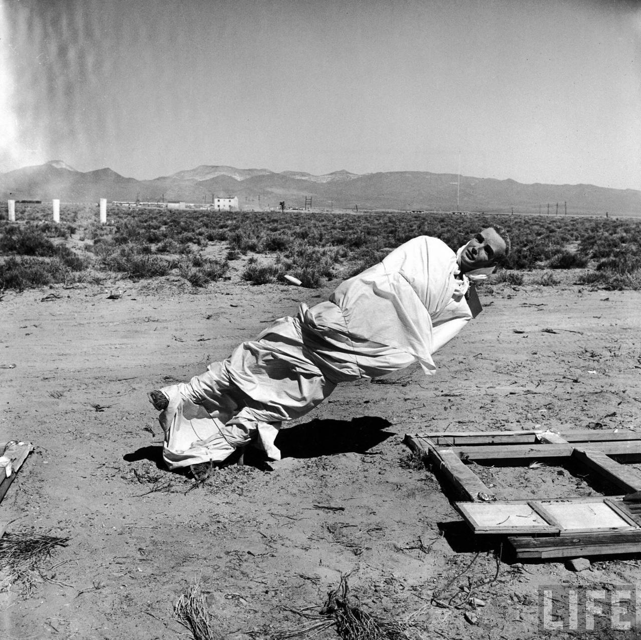 Tester la déflagration dune bombe atomique operation doorstep effet bombe nucleaire 09 operation doorstep effet bombe nucleaire 09 Tester la déflagration dune bombe atomique photo histoire bonus