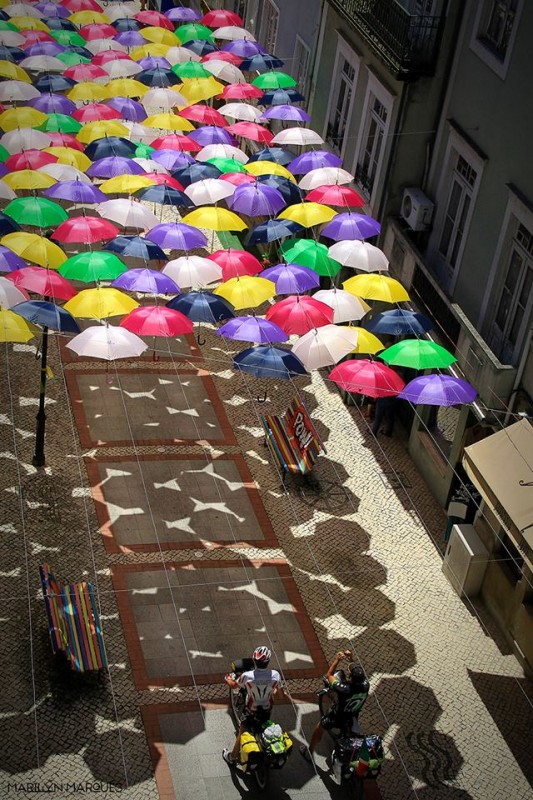 parapluie-ombre-rue-portugal-festival-03