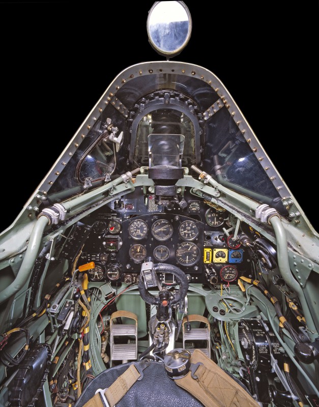 http://www.laboiteverte.fr/21-cockpits-davions/06-cockpit-avion-supermarine-spitfire-mk-vii/