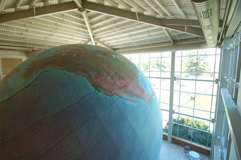 Eartha-büyük-globe-rotasyon-04