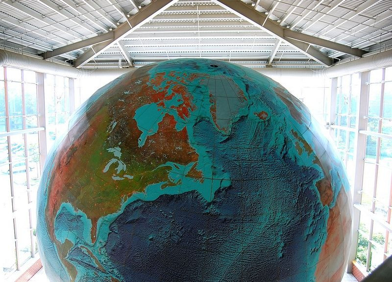 Eartha-büyük-globe-rotasyon-05