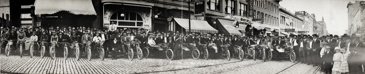 Le club de motards de Butte - 1914
