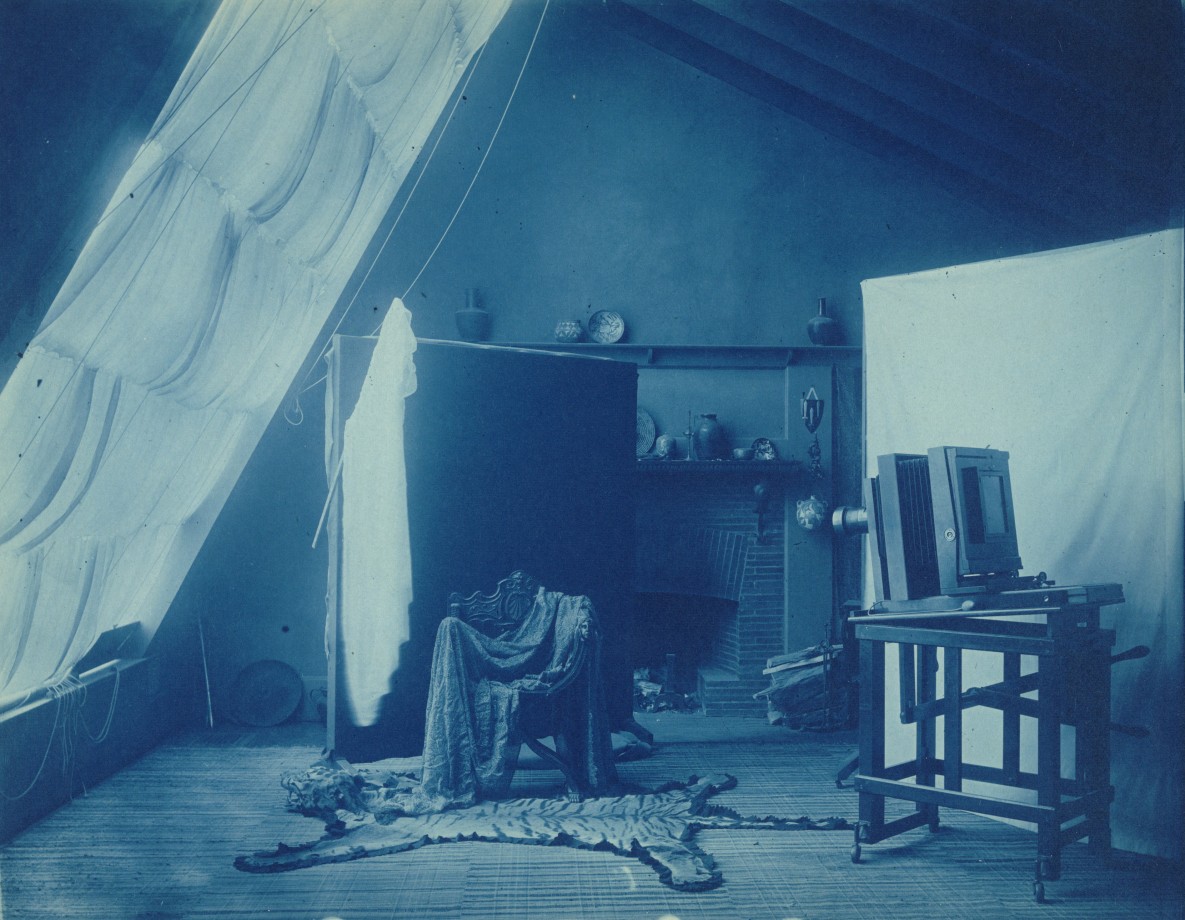 L'intérieur du studio de Frances Benjamin Johnston à Washington