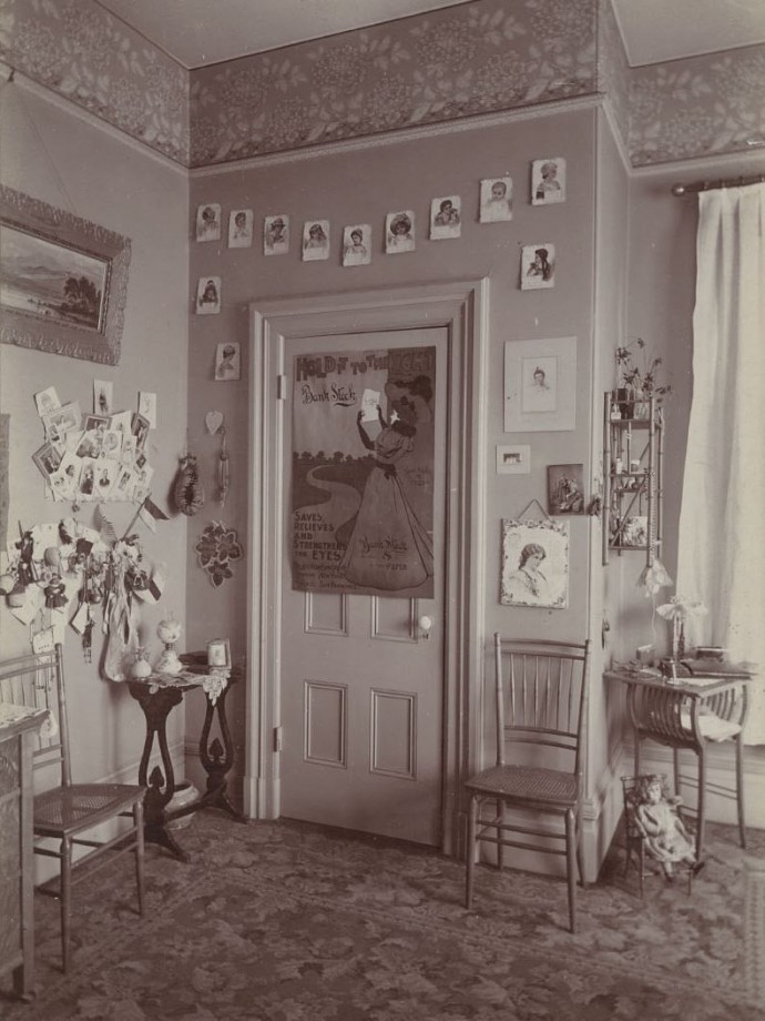 Une chambre de jeune fille, Oakland - 1898