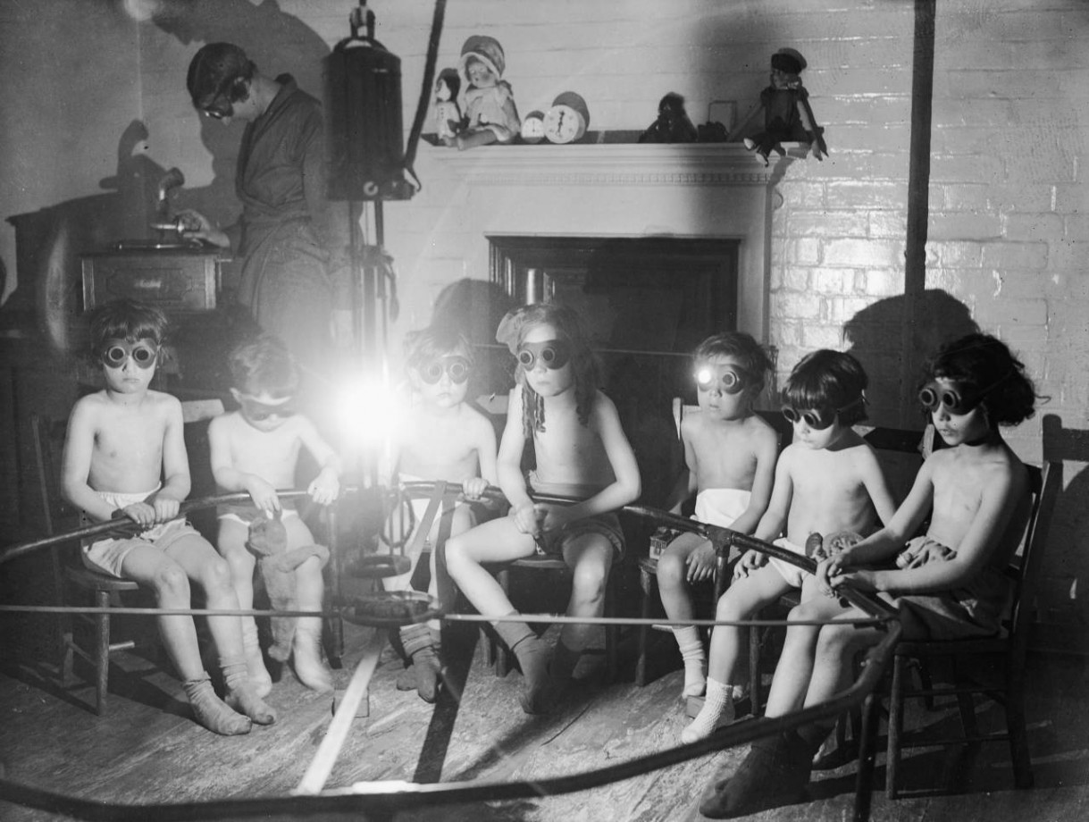 De la luminothérapie en musique, Londres - 1931