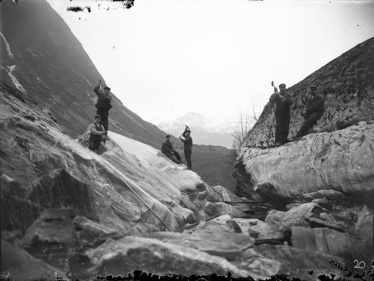 Travaux de construction sur la rivière Erdalselva, Norvège - ~1910