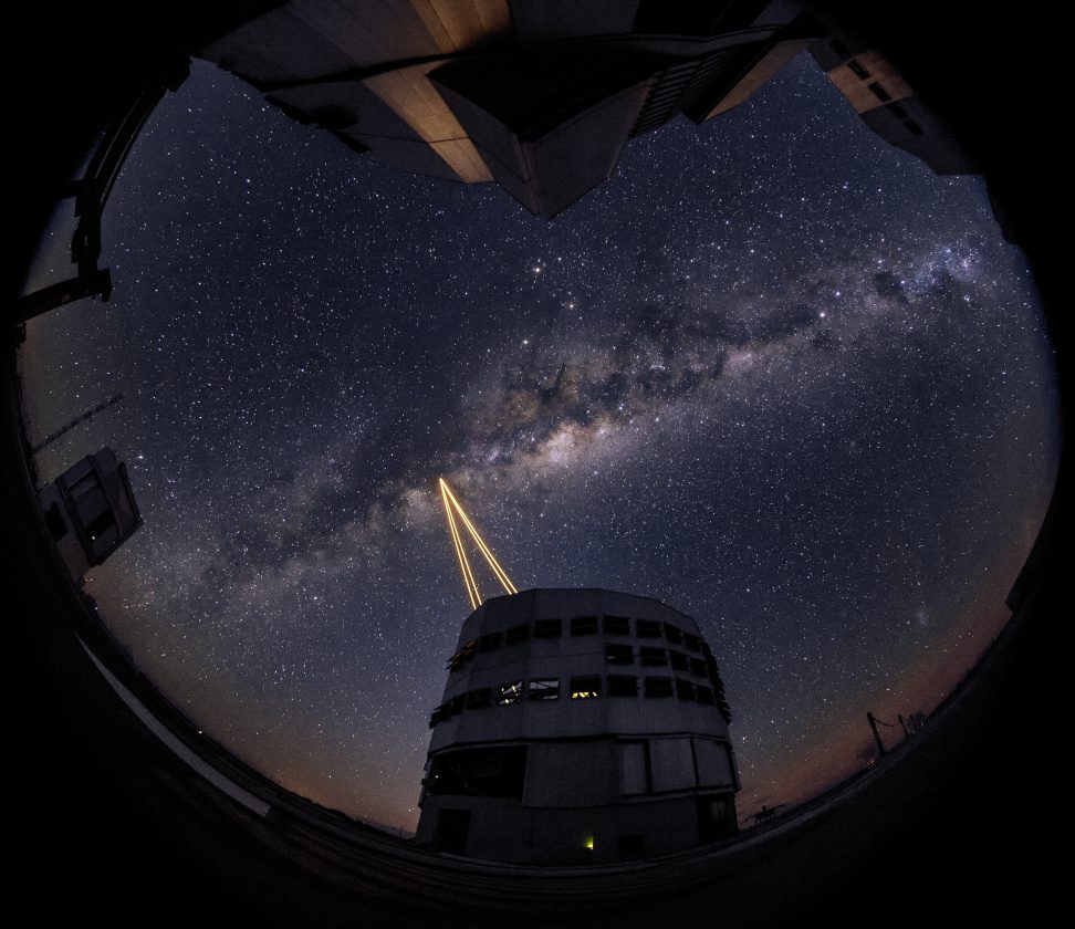eso-vlt-laser-telescope-06