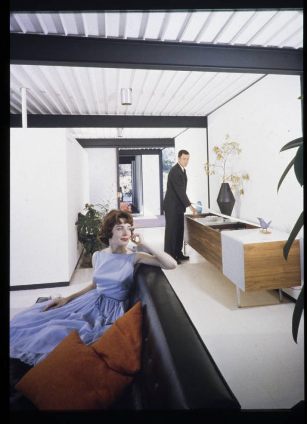45-Bailey_residence_living_room_West_Hollywood_after_1958