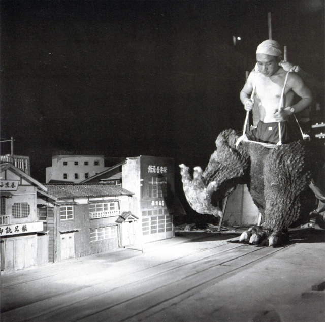 Sur le tournage de Godzilla