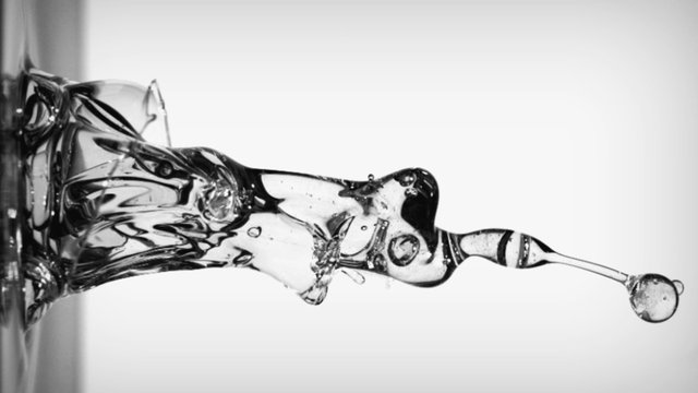Dynamique des fluides en slowmotion