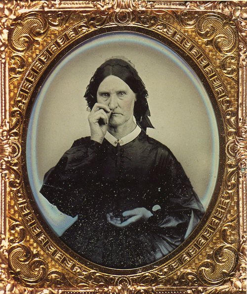 Femme utilisant du tabac à priser – 1855