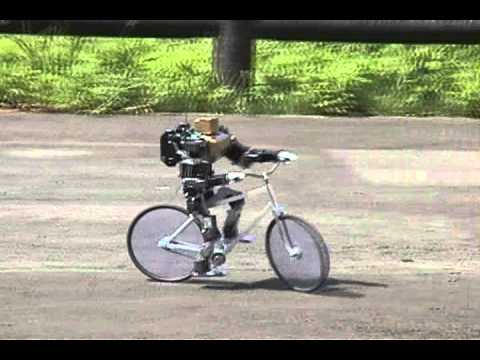 Un mini-robot qui fait du mini-vélo