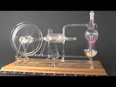 Une machine à vapeur en verre
