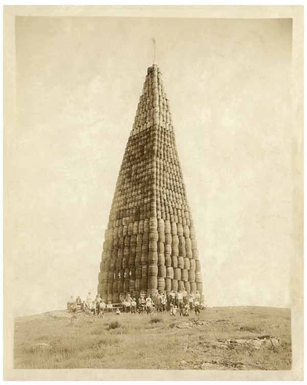 [Mystère #4] Pyramide de tonneaux d&rsquo;alcool de contrebande pendant la prohibition