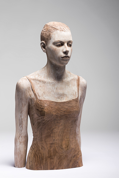 Des gens en bois