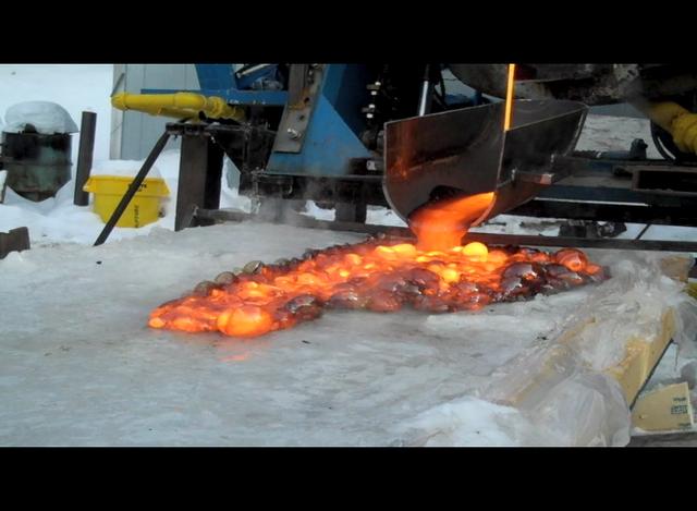 De la lave sur de la glace