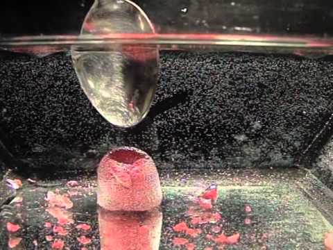 Du sable hydrophobe dans l&rsquo;eau