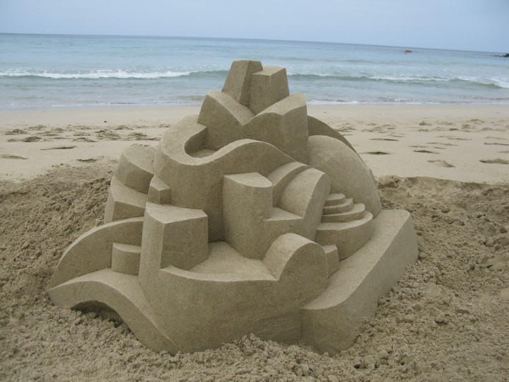 chateau-sable-geometrique-04