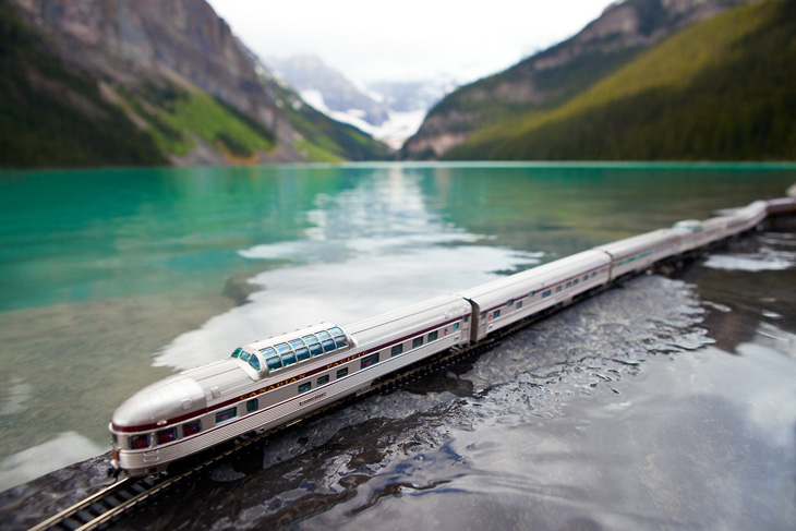 Un petit train au Canada