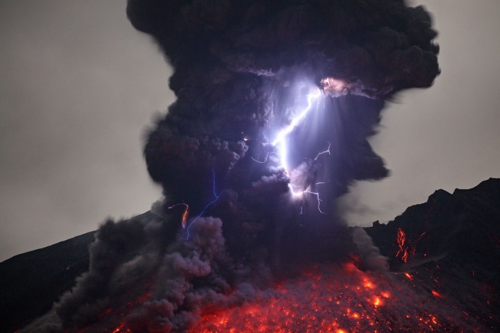 foudre-volcan-eclair-01