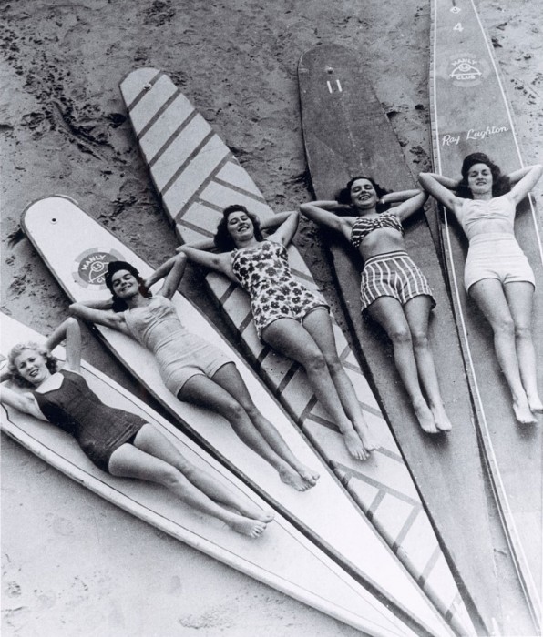 Des surfeuses en 1938 en Australie