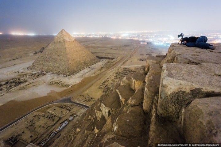 Au sommet des pyramides de Gizeh