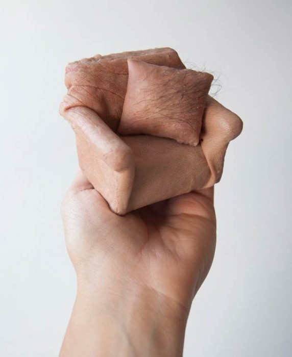 Des petites meubles humains