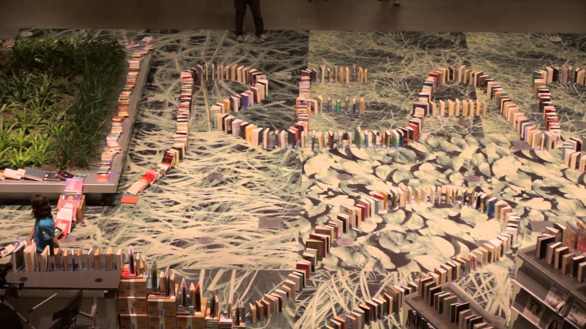 2131 livres qui tombent comme des dominos