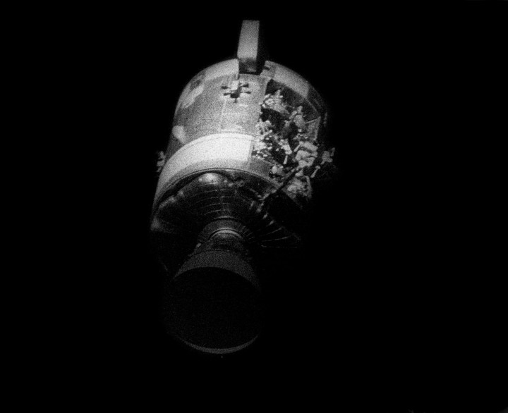 [Mystère #64] Le module de service d’Apollo 13 flotte dans l’espace
