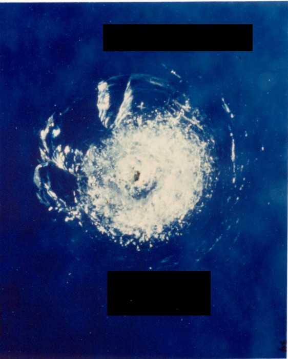 [Mystère #62] Impact d’un éclat de peinture sur un hublot de la navette spatiale