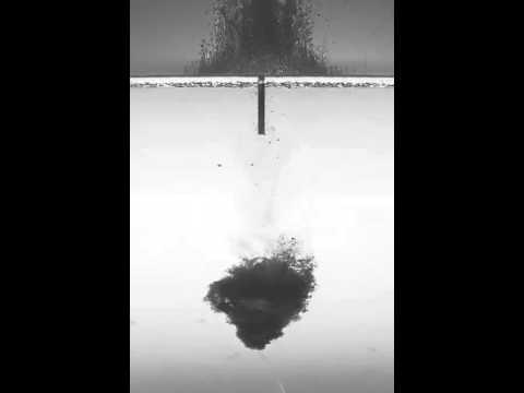 Une explosion sous-marine à 30000 img/s