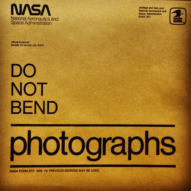 Une pochette de travaux photos de la Nasa