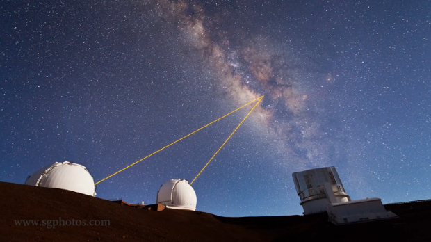 Des télescopes et des lasers pour scruter le ciel de Hawaï