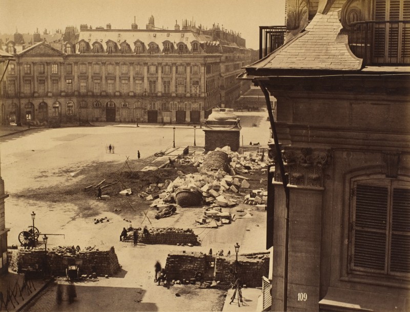 Destruction de la Colonne Vendôme à Paris en 1871