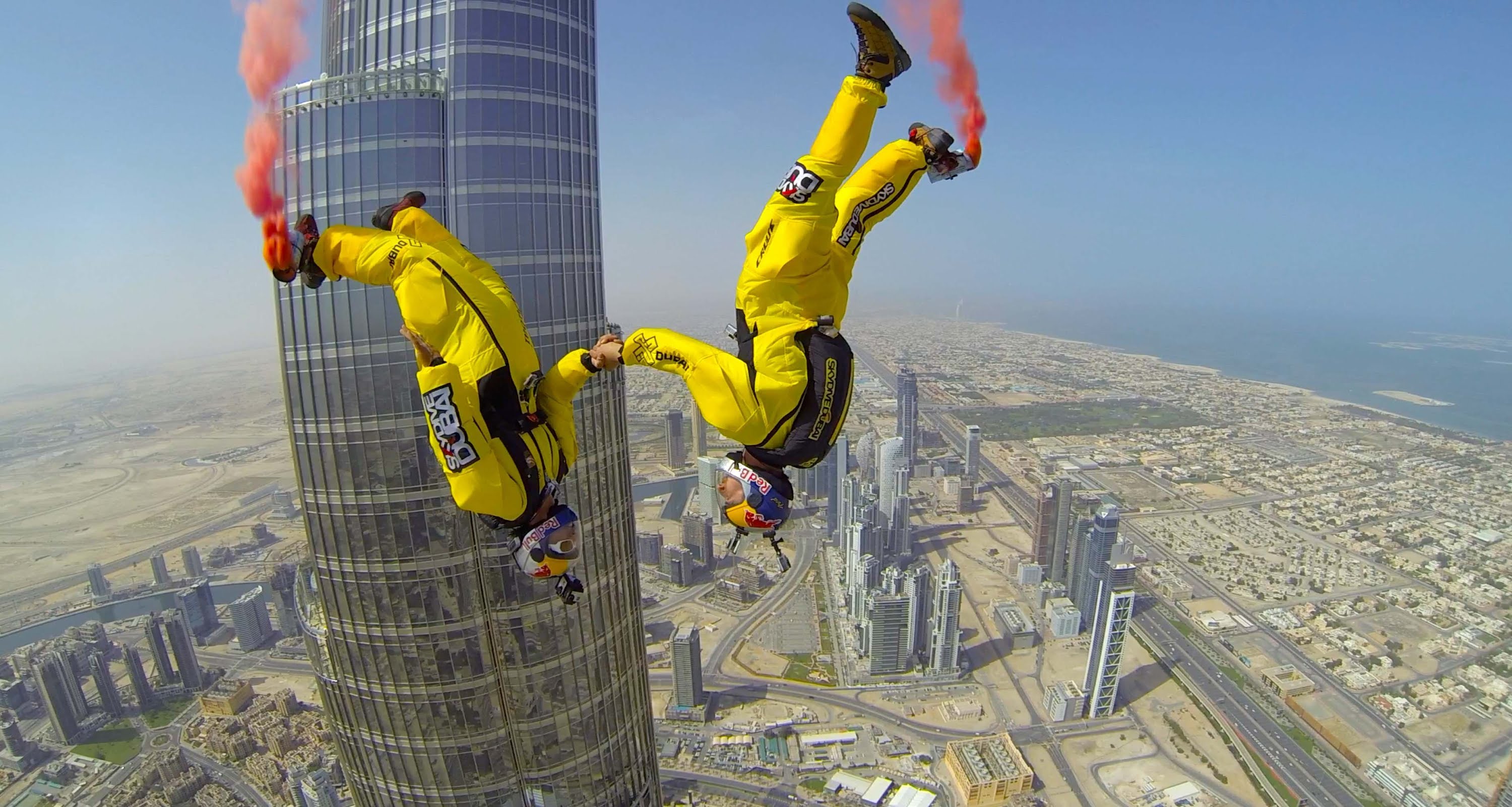 Nouveau record de Base Jump depuis le sommet de Burj Khalifa