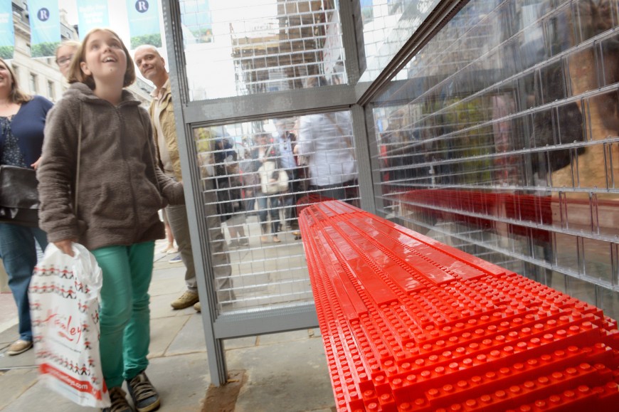 arret-bus-lego-londres-02