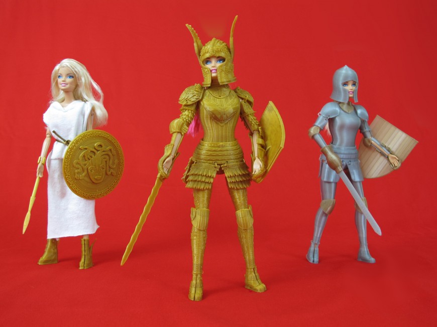 Des costumes médiévaux pour Barbies imprimés en 3D